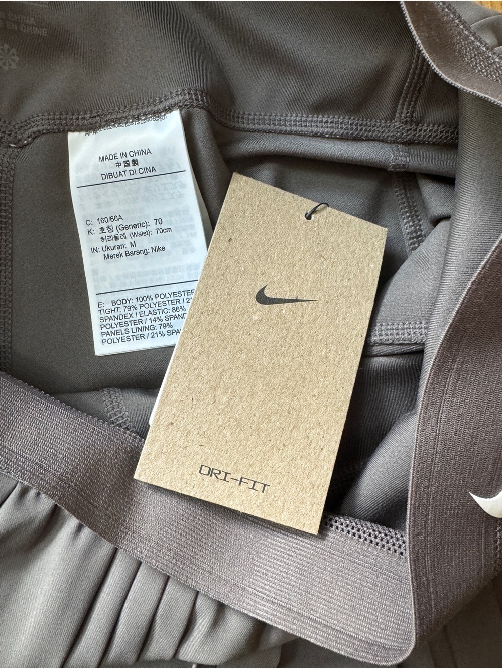 Nike Women's Taupe Pleated Tennis Skirt NWT - Sz M - Picture 4 of 10